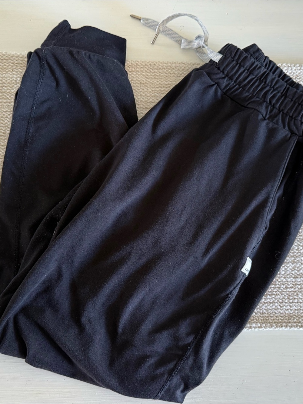 Vuori Black Joggers